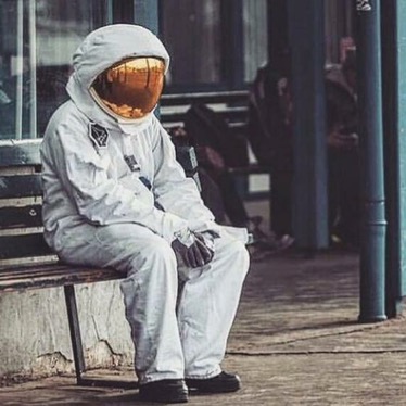 DiSPLaCeD CoSMoNauT